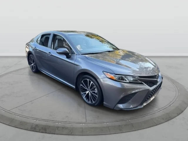 2020 Toyota Camry SE AWD photo