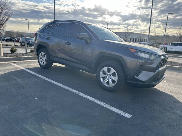 2020 Toyota RAV4 LE AWD photo