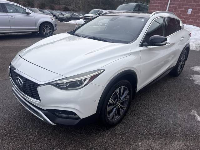 2017 Infiniti QX30 Premium AWD photo
