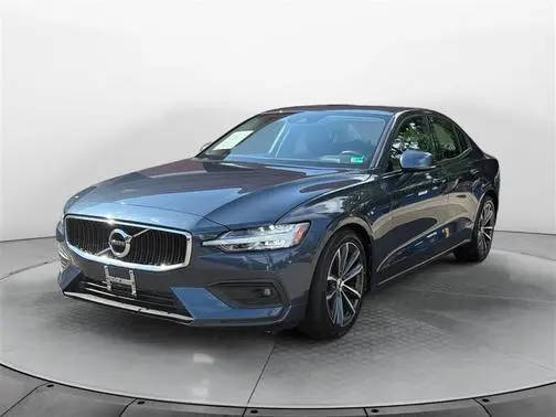 2021 Volvo S60 Momentum FWD photo