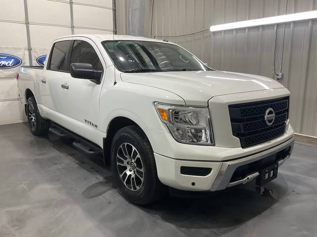 2021 Nissan Titan SV 4WD photo