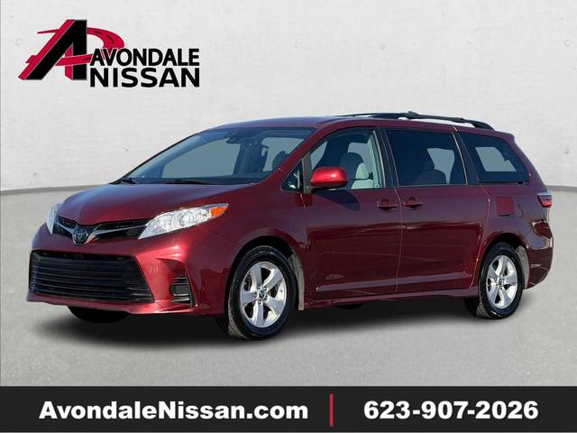 2020 Toyota Sienna LE FWD photo