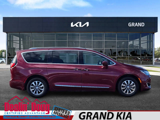 2020 Chrysler Pacifica Minivan Touring L Plus FWD photo