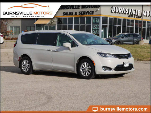 2019 Chrysler Pacifica Minivan Touring Plus FWD photo