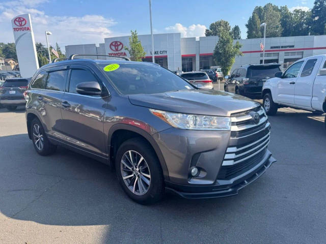 2017 Toyota Highlander XLE AWD photo