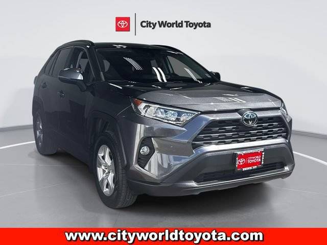 2020 Toyota RAV4 XLE AWD photo