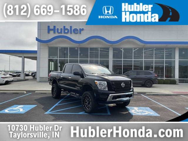 2021 Nissan Titan SV 4WD photo