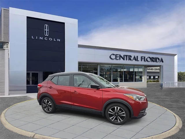 2020 Nissan Kicks SV FWD photo