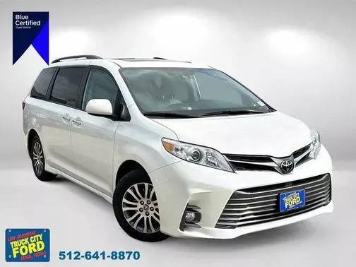 2020 Toyota Sienna XLE FWD photo