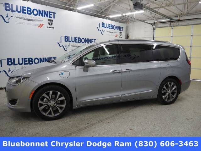 2020 Chrysler Pacifica Minivan Hybrid Limited FWD photo