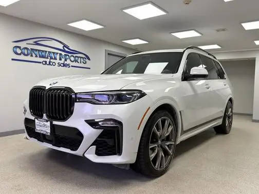 2021 BMW X7 M50i AWD photo