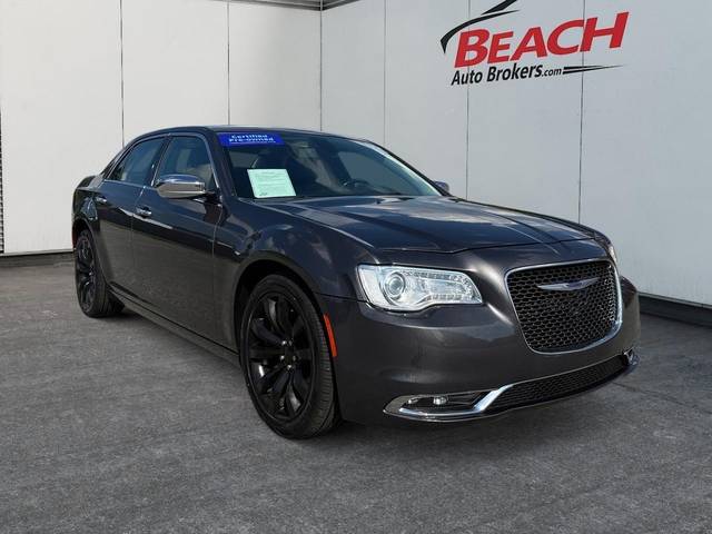 2019 Chrysler 300 Limited RWD photo