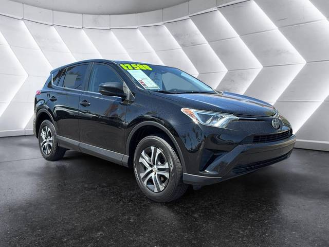 2018 Toyota RAV4 LE FWD photo