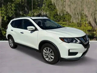 2019 Nissan Rogue SV FWD photo