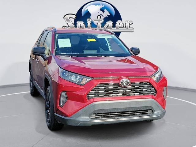 2020 Toyota RAV4 LE FWD photo