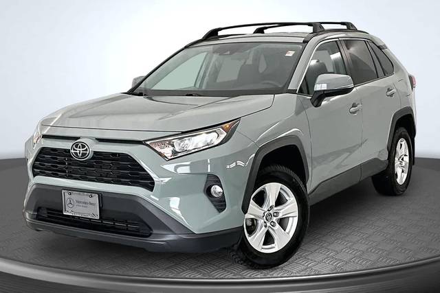 2020 Toyota RAV4 XLE AWD photo