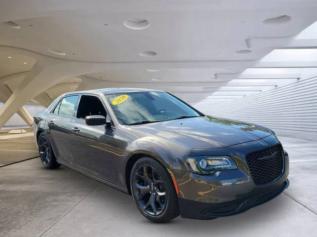 2020 Chrysler 300 Touring RWD photo