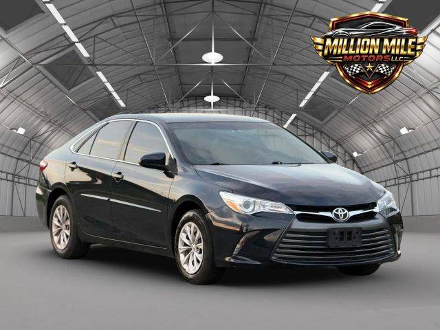 2015 Toyota Camry LE FWD photo