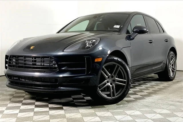 2020 Porsche Macan  AWD photo