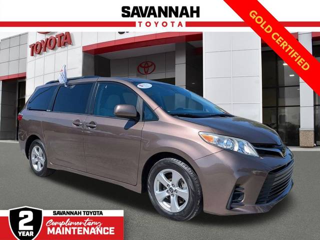 2020 Toyota Sienna LE FWD photo