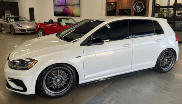 2019 Volkswagen Golf R AWD photo