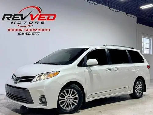 2020 Toyota Sienna XLE Premium FWD photo