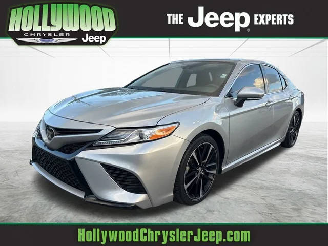 2020 Toyota Camry XSE FWD photo