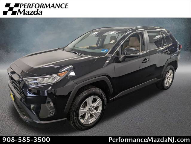 2020 Toyota RAV4 XLE AWD photo