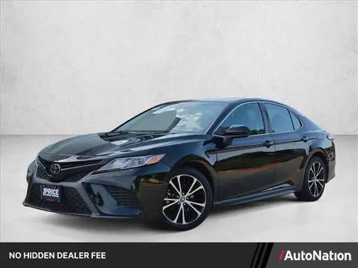 2020 Toyota Camry SE FWD photo
