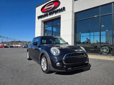 2015 MINI Hardtop 2 Door S FWD photo