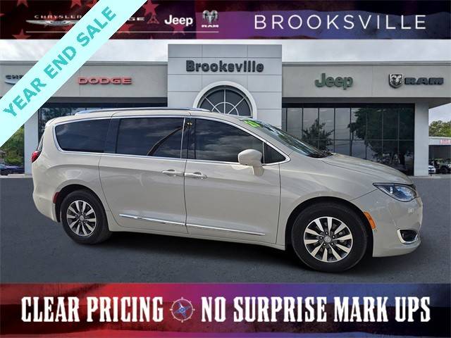 2020 Chrysler Pacifica Minivan Touring L Plus FWD photo