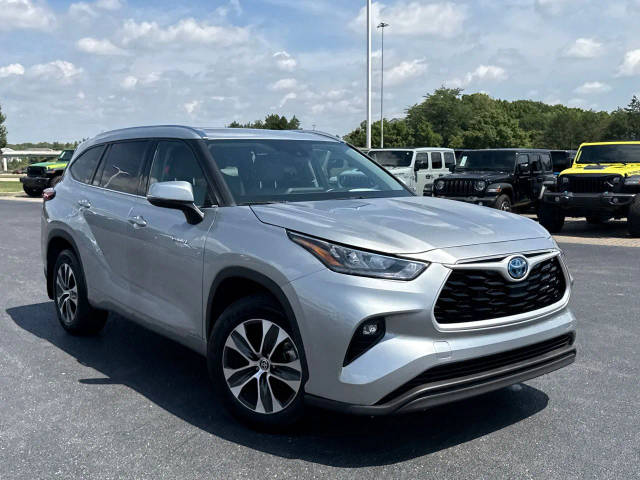 2020 Toyota Highlander Hybrid XLE AWD photo