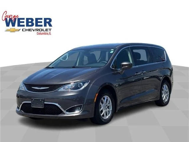 2020 Chrysler Pacifica Minivan Touring FWD photo