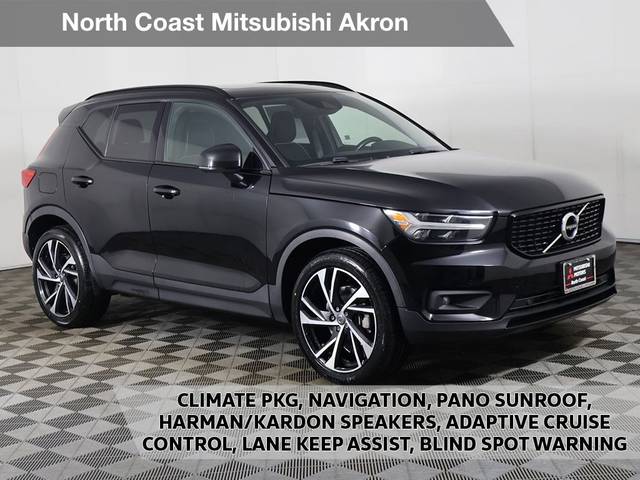 2021 Volvo XC40 R-Design AWD photo