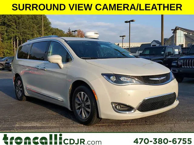 2020 Chrysler Pacifica Minivan Touring L Plus FWD photo