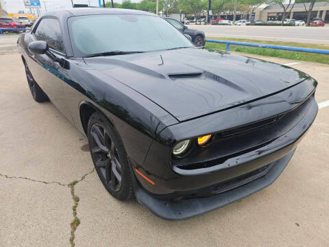2020 Dodge Challenger SXT RWD photo