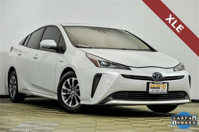 2021 Toyota Prius XLE FWD photo