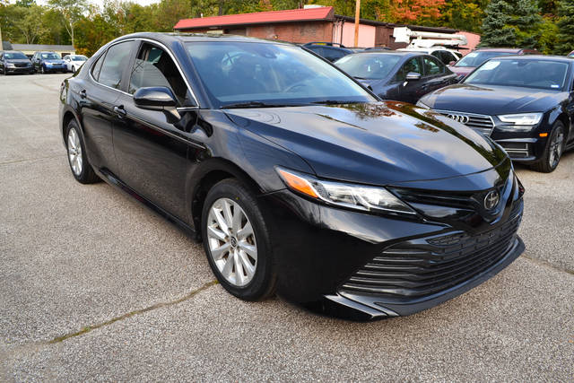 2020 Toyota Camry LE FWD photo