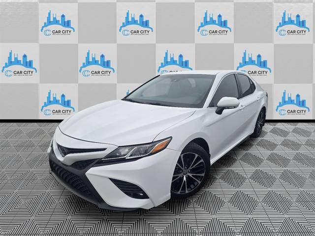 2020 Toyota Camry SE FWD photo