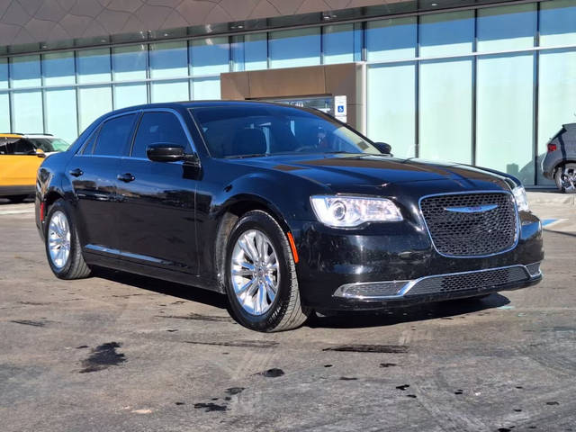 2020 Chrysler 300 Touring L RWD photo