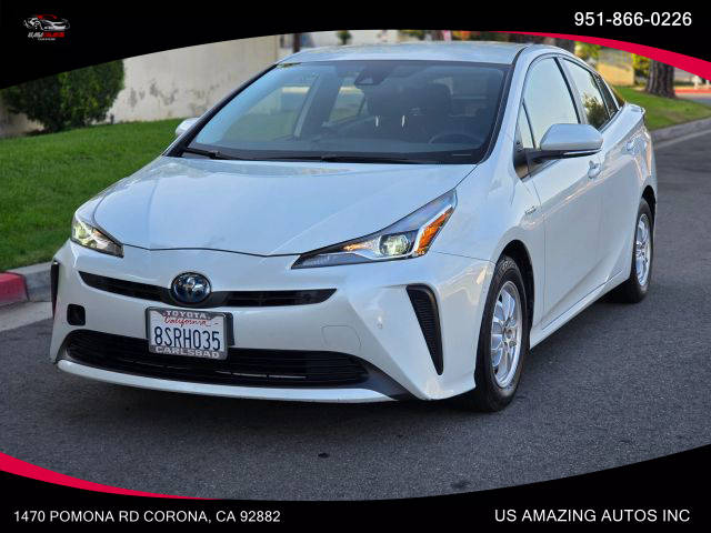 2021 Toyota Prius LE FWD photo