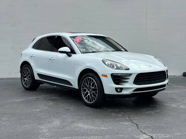 2015 Porsche Macan S AWD photo