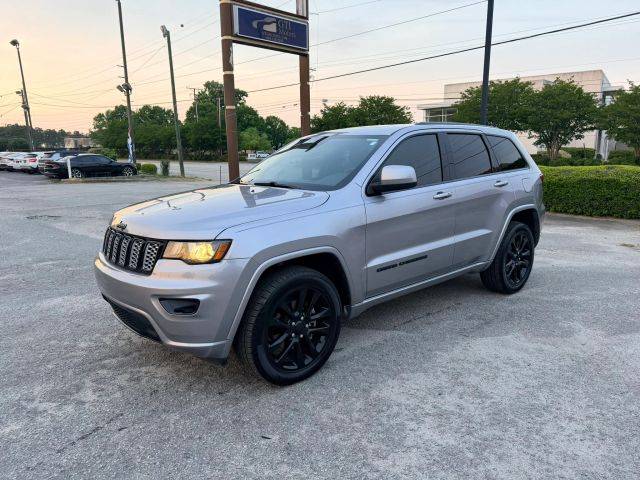 2020 Jeep Grand Cherokee Altitude 4WD photo