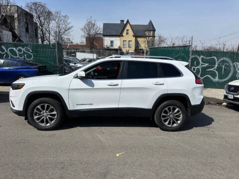 2021 Jeep Cherokee Latitude Plus 4WD photo