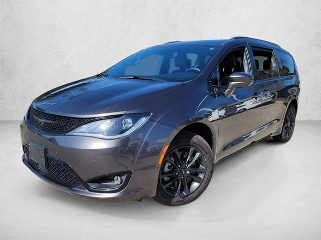 2020 Chrysler Pacifica Minivan Launch Edition AWD photo