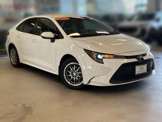 2021 Toyota Corolla LE FWD photo