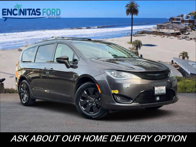 2020 Chrysler Pacifica Minivan Hybrid Limited FWD photo