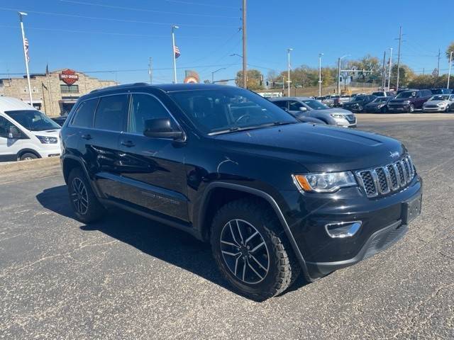 2019 Jeep Grand Cherokee Laredo E 4WD photo