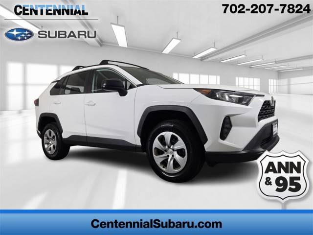 2020 Toyota RAV4 LE FWD photo
