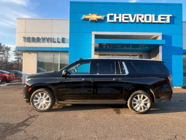 2021 Chevrolet Suburban High Country 4WD photo